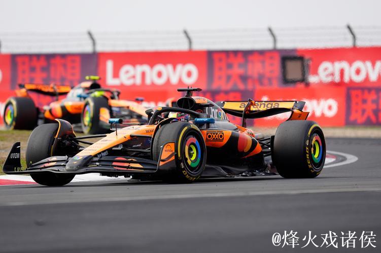 F1迈阿密站:皮亚斯特里三连冠,迈凯伦强势霸占前两名 F1迈阿密站:皮亚斯特里三连冠,迈凯伦强势霸占前两名